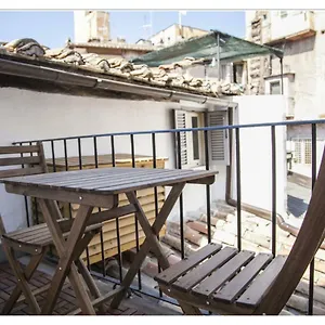 https://monterone-apartments-studio-11.it-romehotels.com